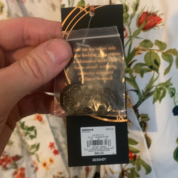 Disney Alice Through the Looking Glass Designer Collection - Picture 3 of 6